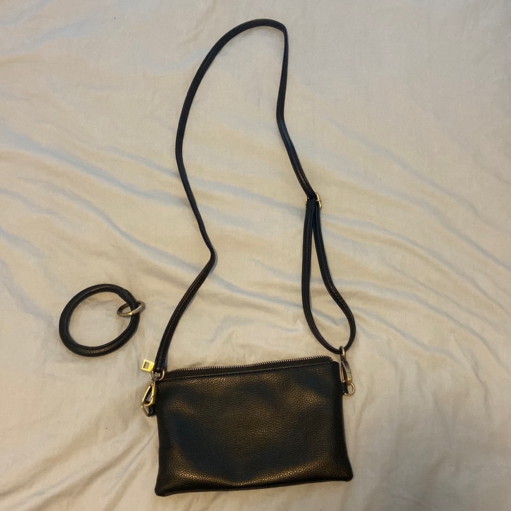 CHARLESTON BAGS: Black crossbody purse (nwot)